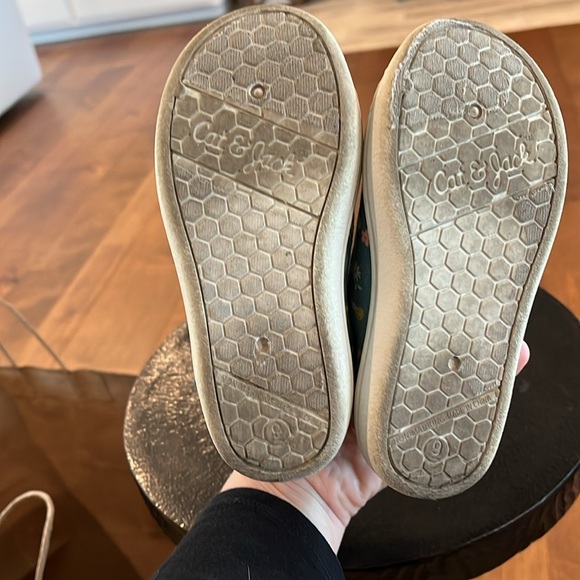 Green Floral Sneaker, Cat & Jack, Toddler Size 9 - Picture 6 of 10